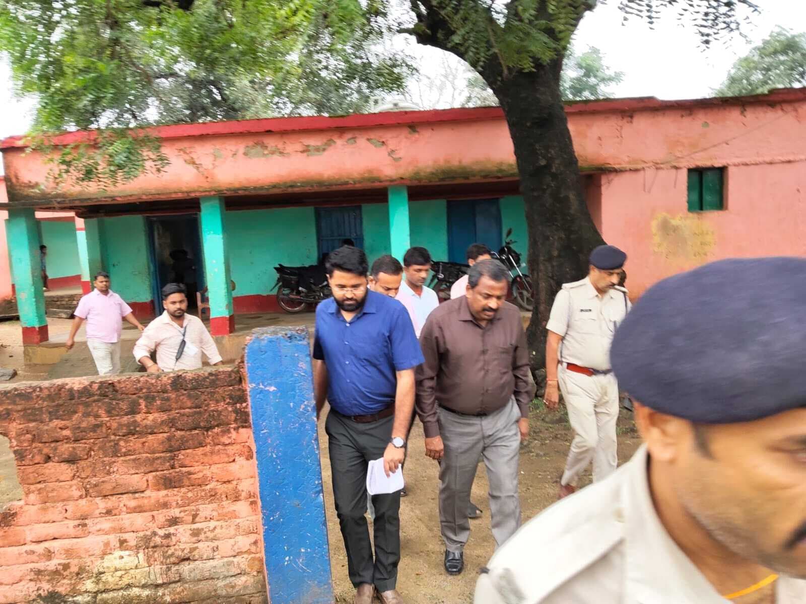 बूथों का भौतिक सत्यापन कर सुविधाओं की ली जानकारी