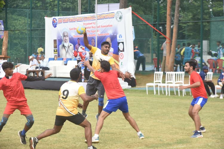 Yasin ustad state handball championship : ईस्ट सिंहभूम, रांची, अर्बन सर्विसेज व हजारीबाग क्वार्टर फाइनल में
