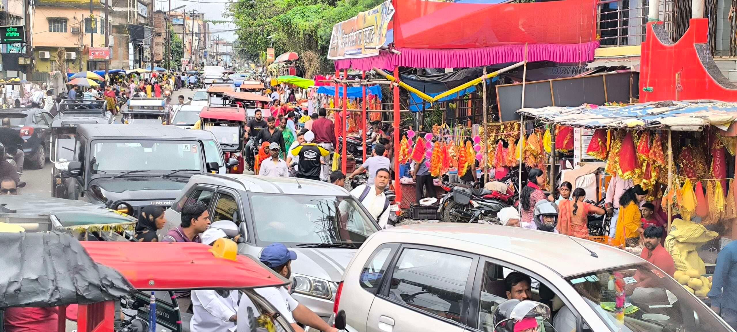 Giridih News :जाम से परेशान रहे शहरवासी, नहीं दिखी पुलिस