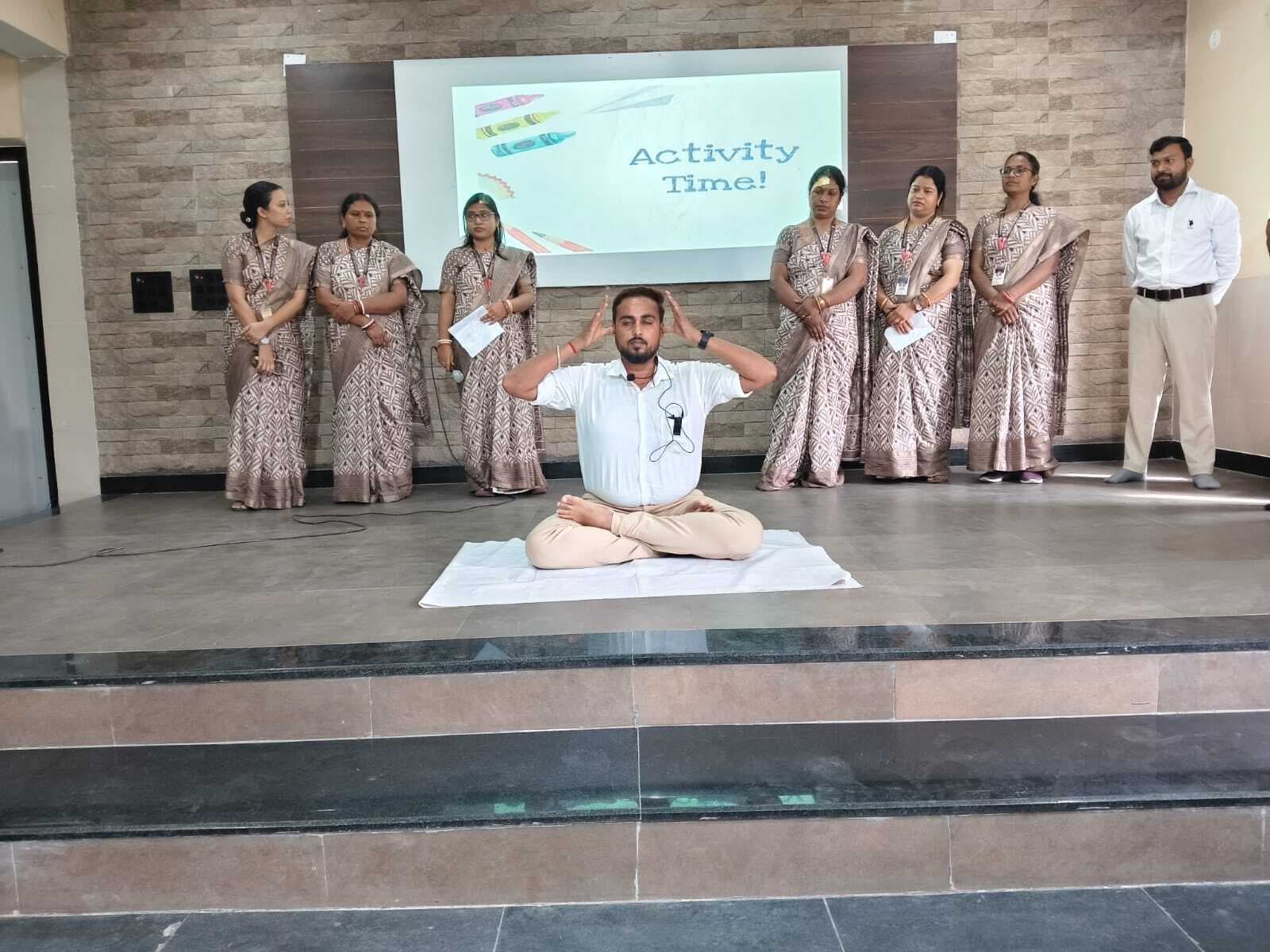 Chaibasa News : शिक्षकों ने तनाव पर नियंत्रण के उपाय जाने