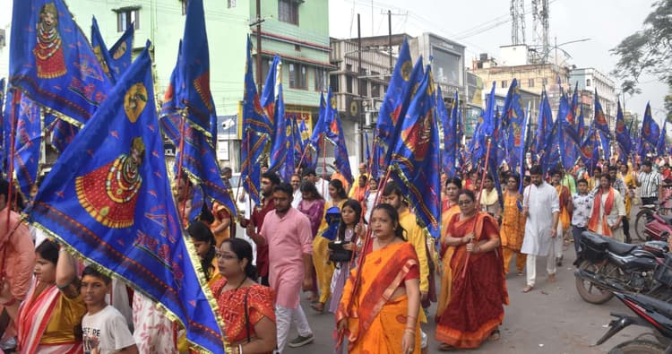 Bokaro News: श्री श्याम दीवाने ने श्याम बाबा के जन्मोत्सव पर निकाला भव्य निसान यात्र