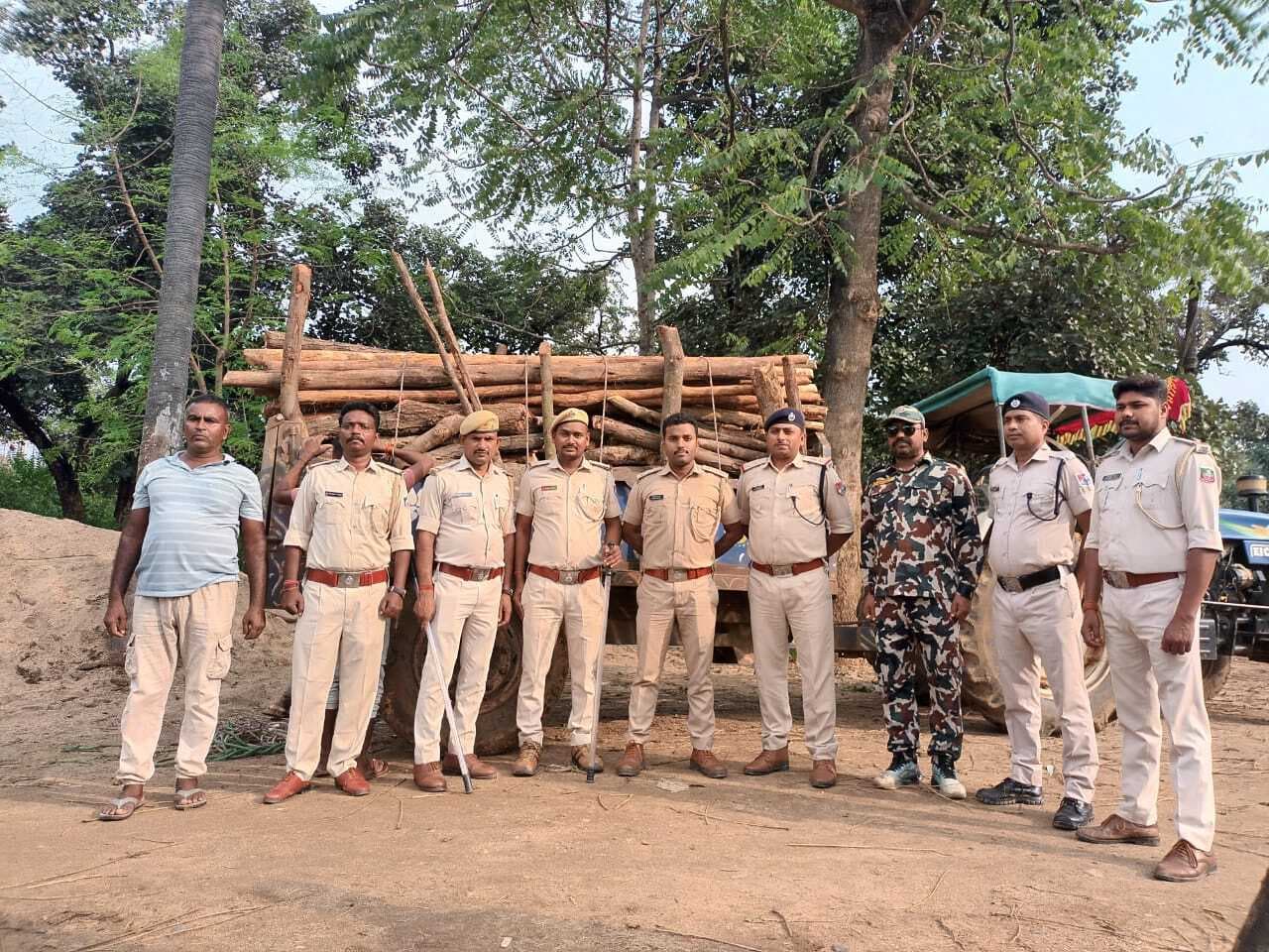 आसनसोल-वाराणसी पैसेंजर अवैध लकड़ी बरामद