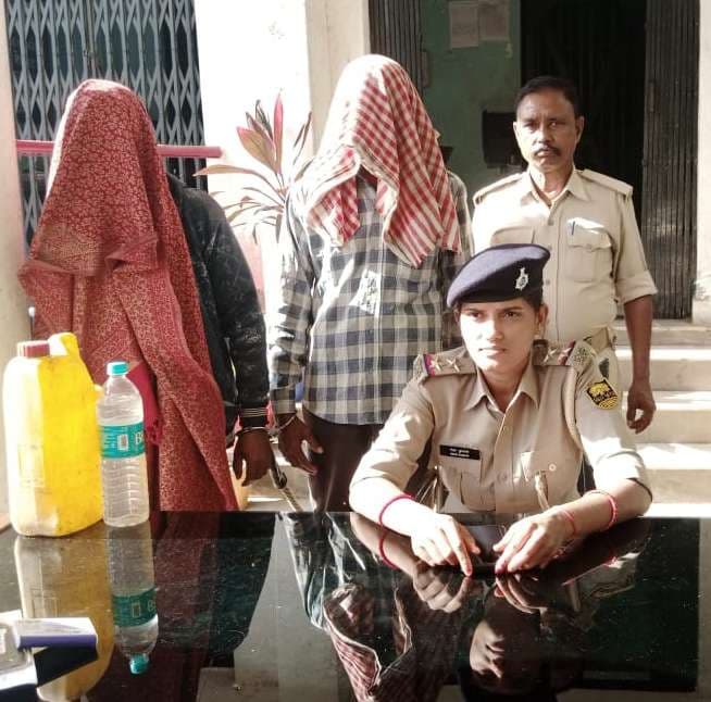 परोरा पंचायत में हंगामा करते शराबी गिरफ्तार