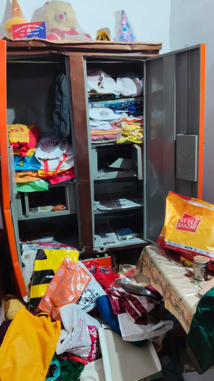 Deoghar News : पुलिसकर्मी के घर से लाखों के जेवरात व नकदी की चोरी