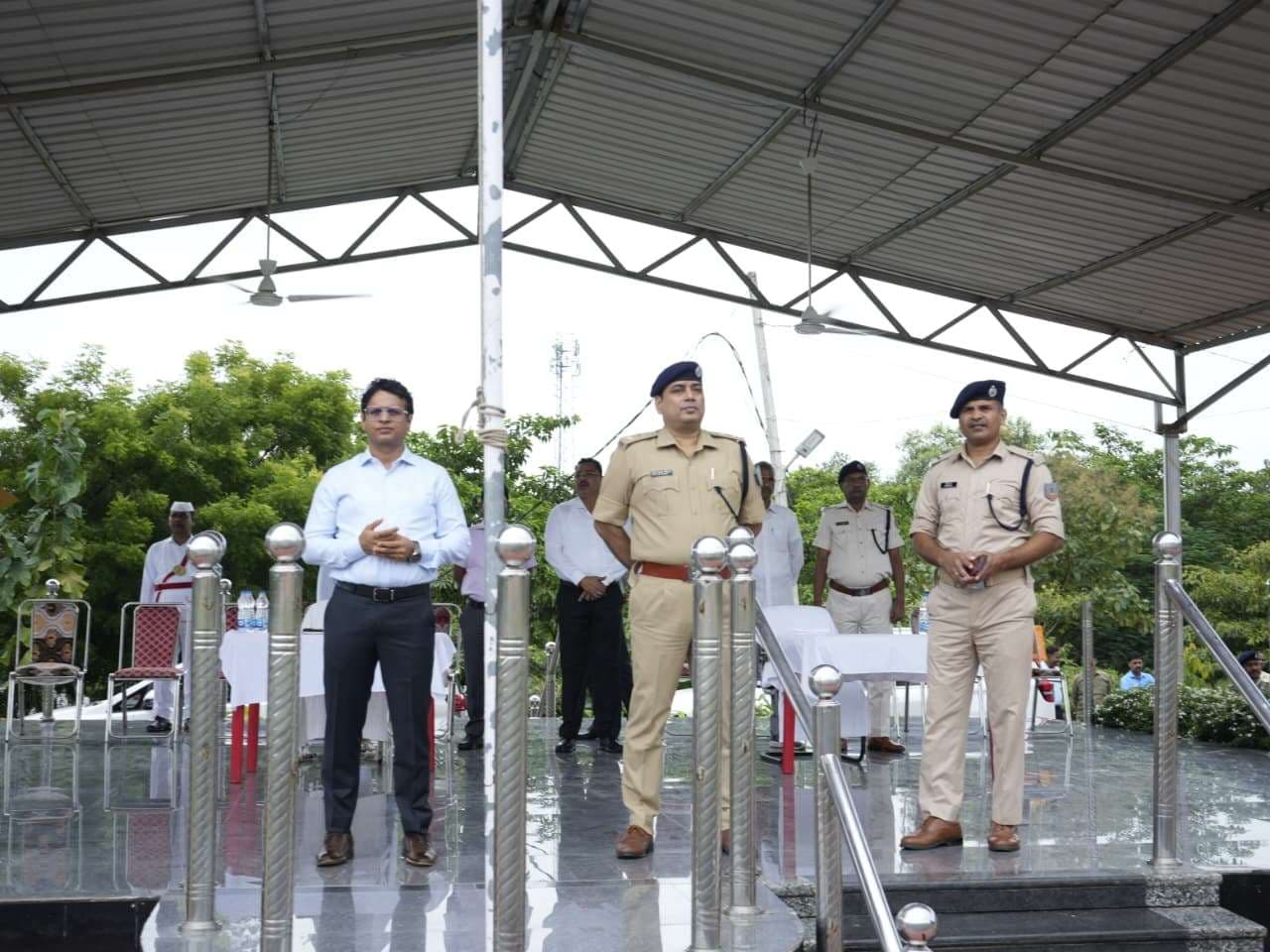 डीसी और एसपी ने नवनियुक्त चौकीदारों की पासिंग आउट परेड की तैयारियों का किया निरीक्षण