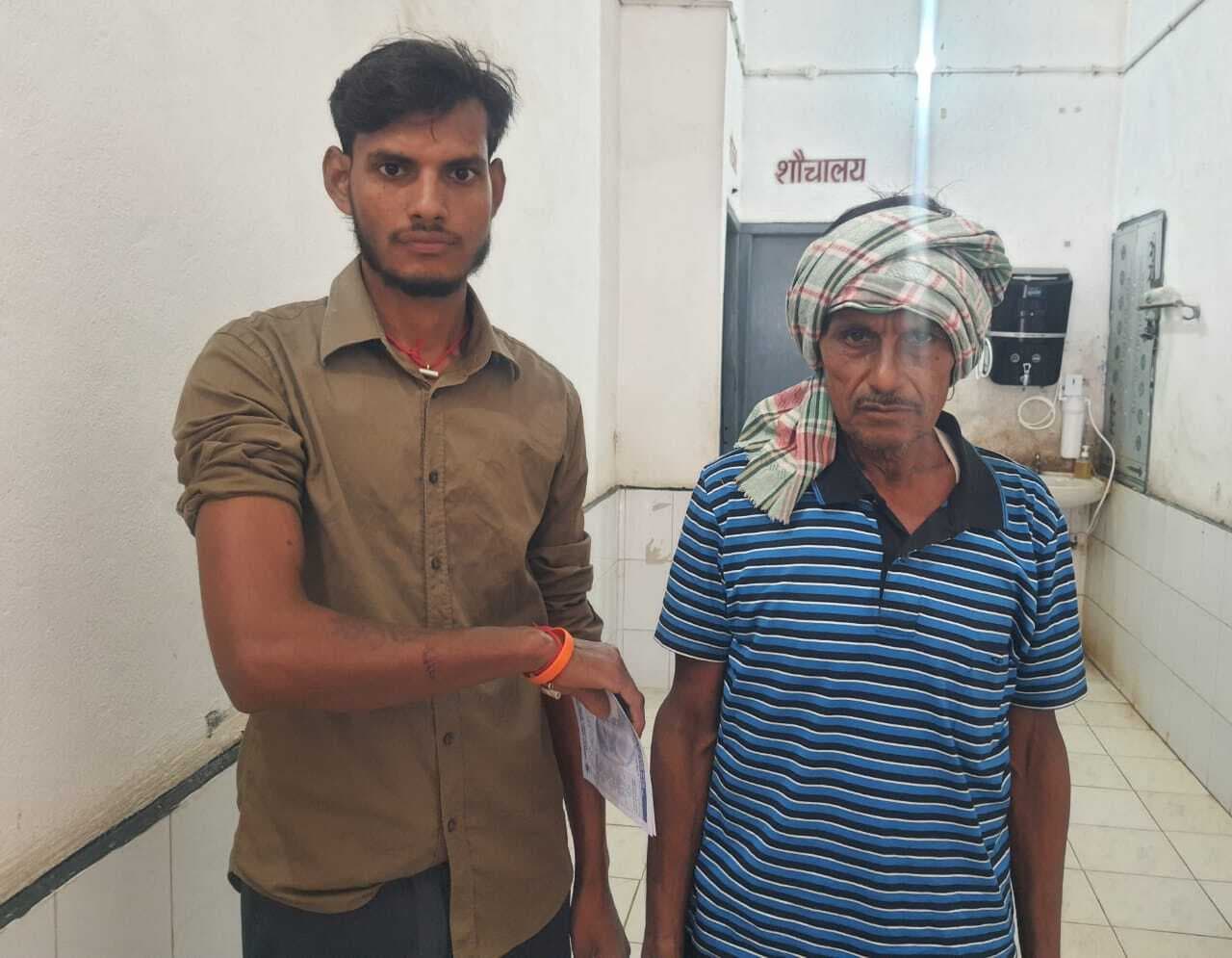 मिर्च खेत में पानी बहाने पर मारपीट, बाप-बेटा जख्मी