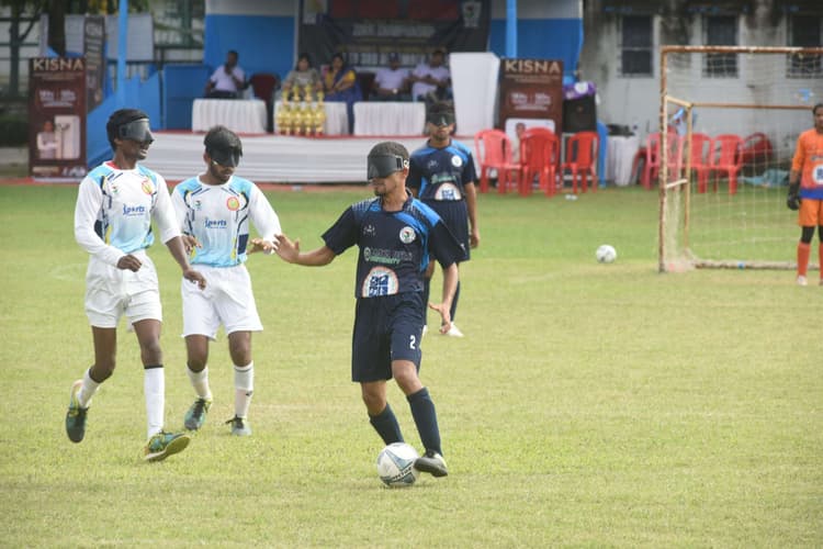 Blind football tournament at jrd tata sports complex : यूपी, पश्चिम बंगाल, दिल्ली व उत्तराखंड सेमीफाइनल में