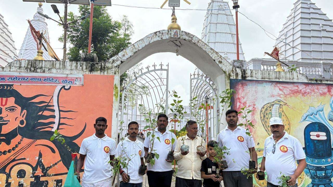 बाबा गणिनाथ सेवा टीम ने किया पौधरोपण