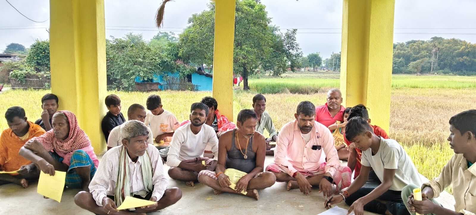 विधिक जागरूकता शिविर में लोगों ने दी जानकारी