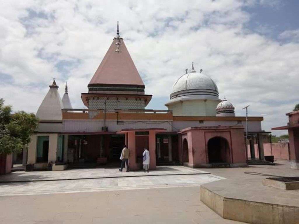 बिहार चुनाव : दिनारा में भाजपा नेता राजेंद्र सिंह की चुप्पी से बढ़ी सियासी हलचल