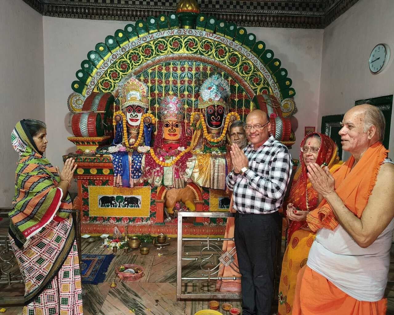 Seraikela Kharsawan News : देवउठनी एकादशी पर आस्था का संगम, मंदिरों में गूंजी शंखध्वनि