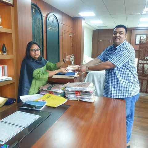 गोला फेंक खिलाड़ी पवन सिंह को डीसी ने दी चैंपियनशिप के लिए शुभकामनाएं