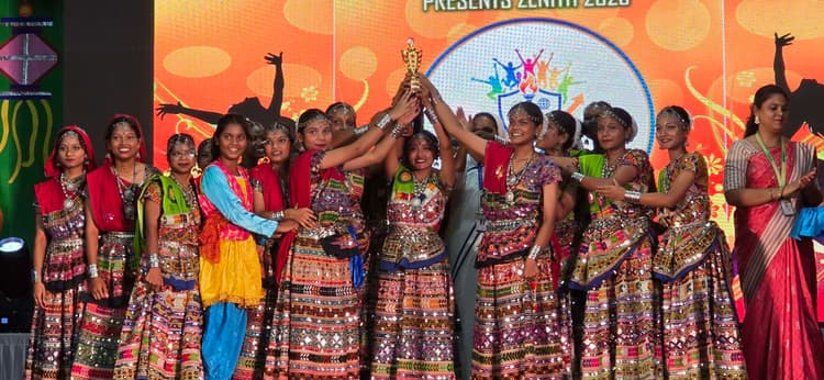 Chaibasa News :फेस पेंटिंग में अदिति व शौर्य राज अव्व्ल