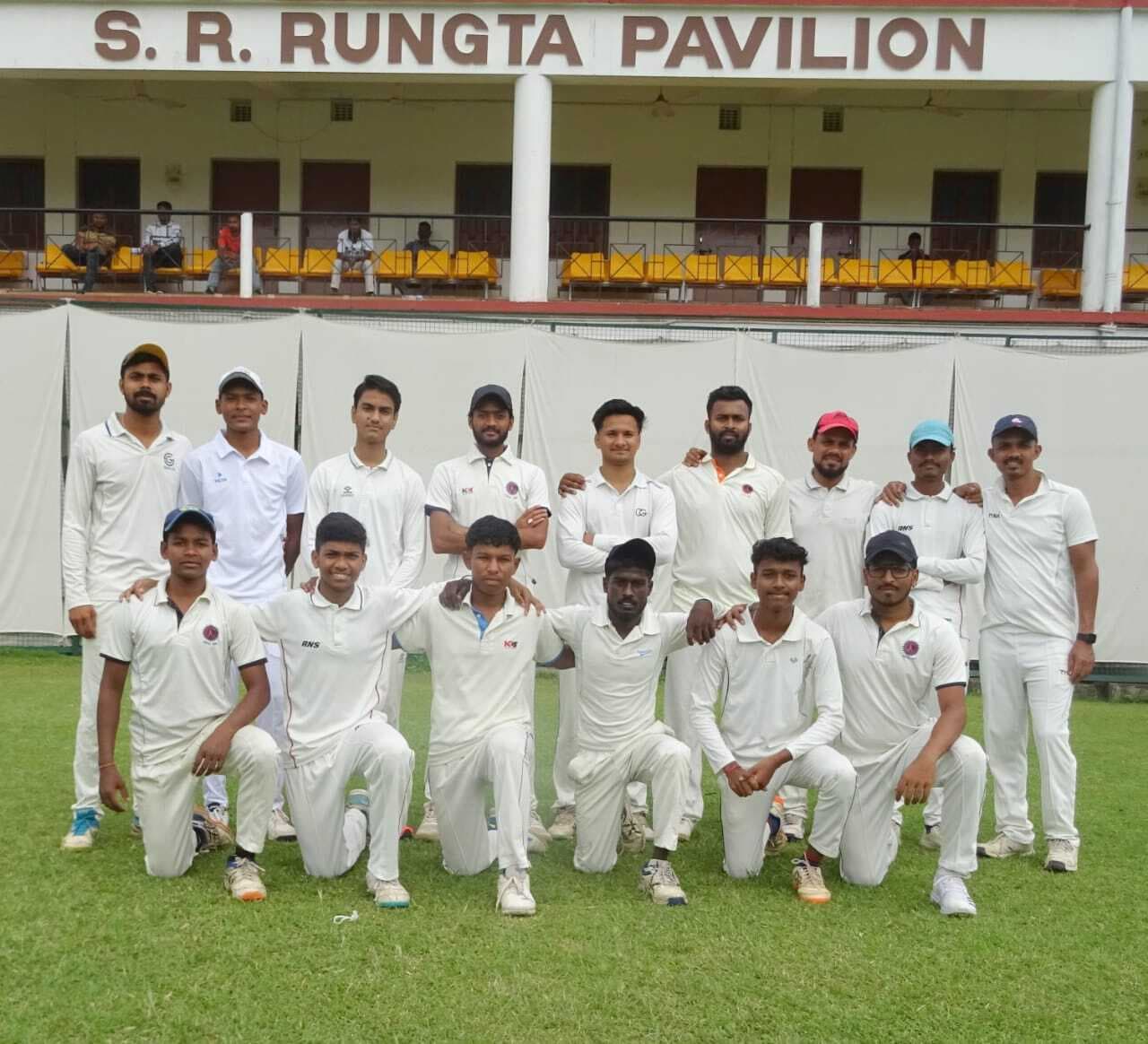 Chaibasa News :  देवेंद्र माझी क्लब को हरा प्रताप क्रिकेट क्वार्टर फाइनल में