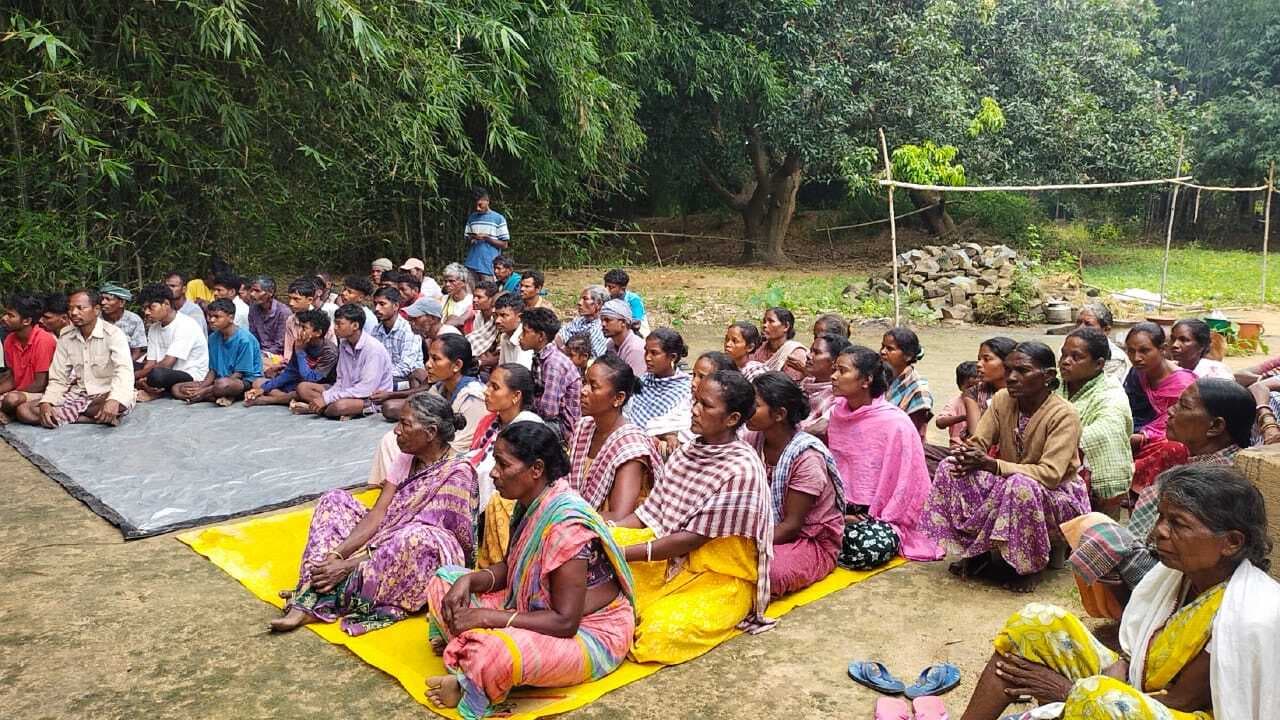 Chaibasa News : संस्था व गांव वालों के सहयोग से शिक्षा को मिलेगी नयी दिशा