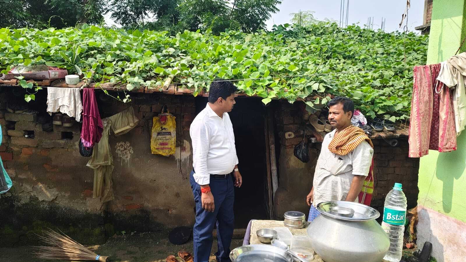 मोंथा से पाकुड़ में फसल नुकसान का सीओ ने लिया जायजा