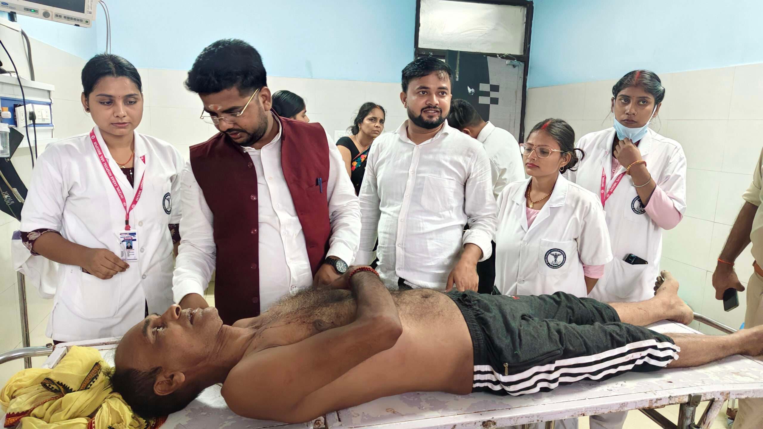 चंदवा मोड़ के समीप सड़क हादसे में बाइक सवार युवक जख्मी