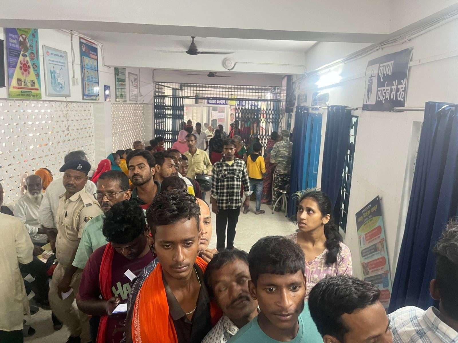 मौसम में परिवर्तन के कारण सदर अस्पताल में बढ़ी मरीजों की भीड़