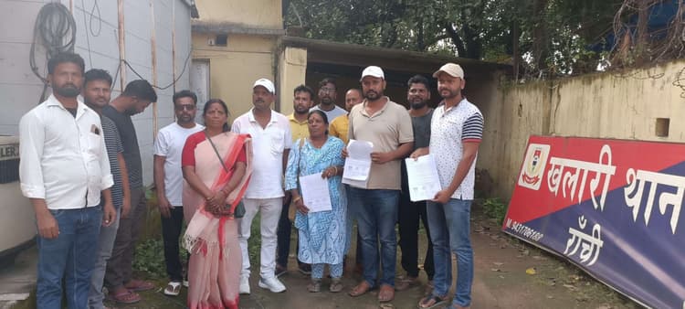 पंचायत ने दी छह नवंबर से खुद स्लरी उठाव की चेतावनी