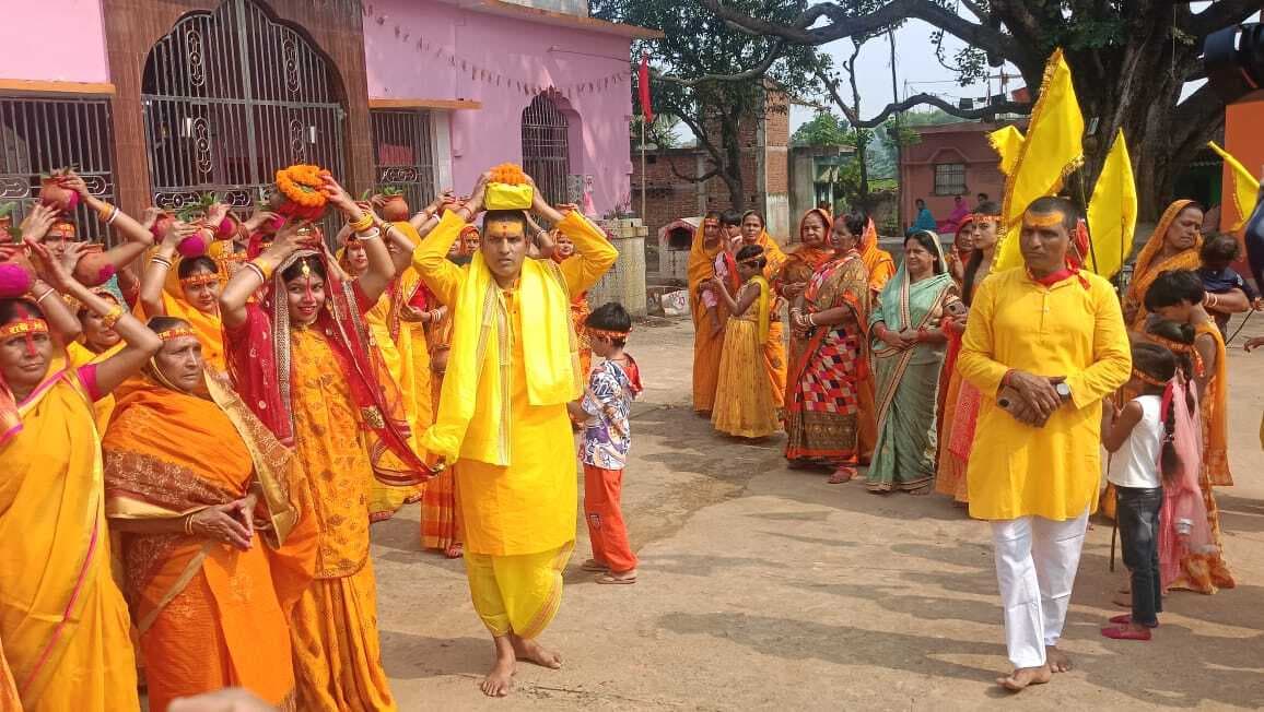 कलश यात्रा के साथ श्रीमद्भागवत कथा ज्ञान यज्ञ शुरू