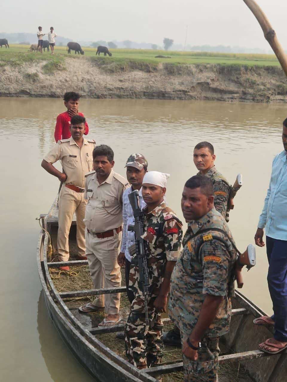 simri bakhtiyarpur vidhansabha 2025: कोसी दियारा क्षेत्र में पुलिस व केंद्रीय बल का फ्लैग मार्च