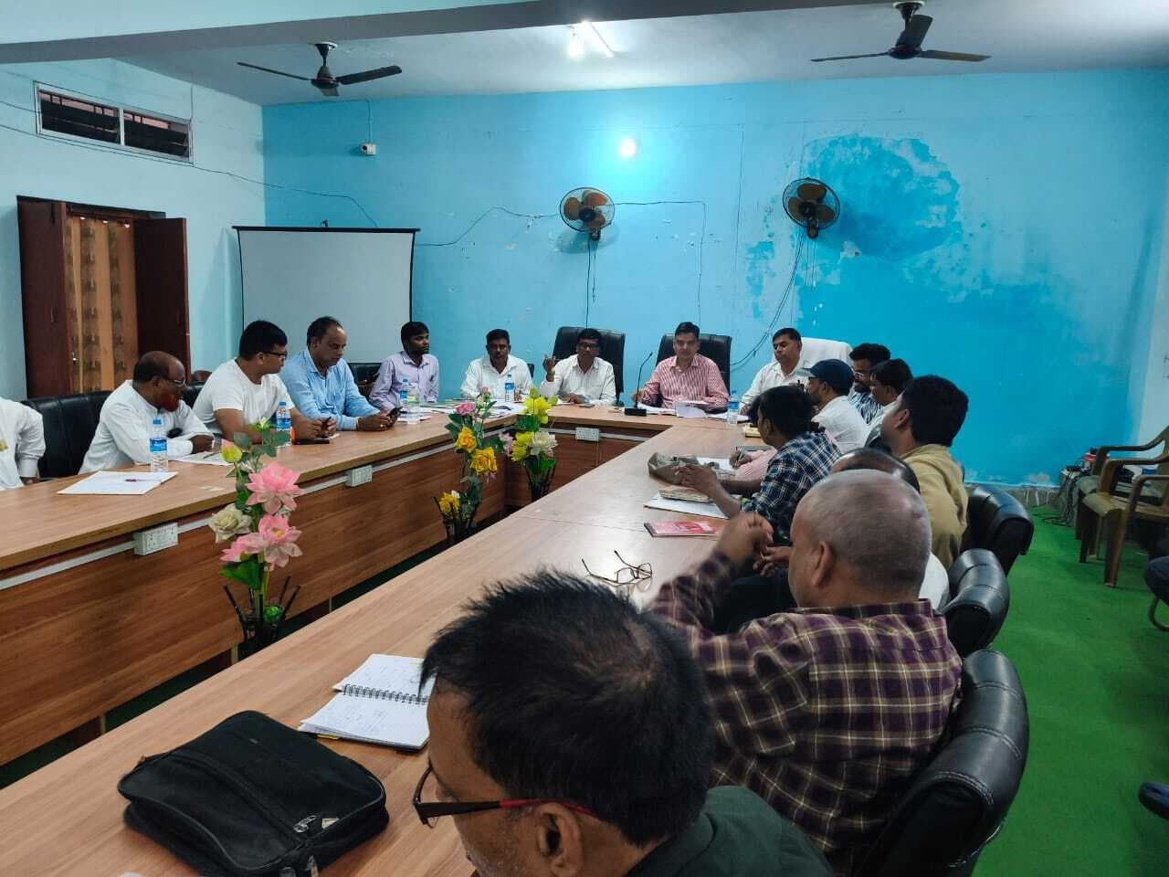 कार्य में लापरवाही बरतने वाले आठ पंचायत सचिवों के वेतन पर लगायी रोक