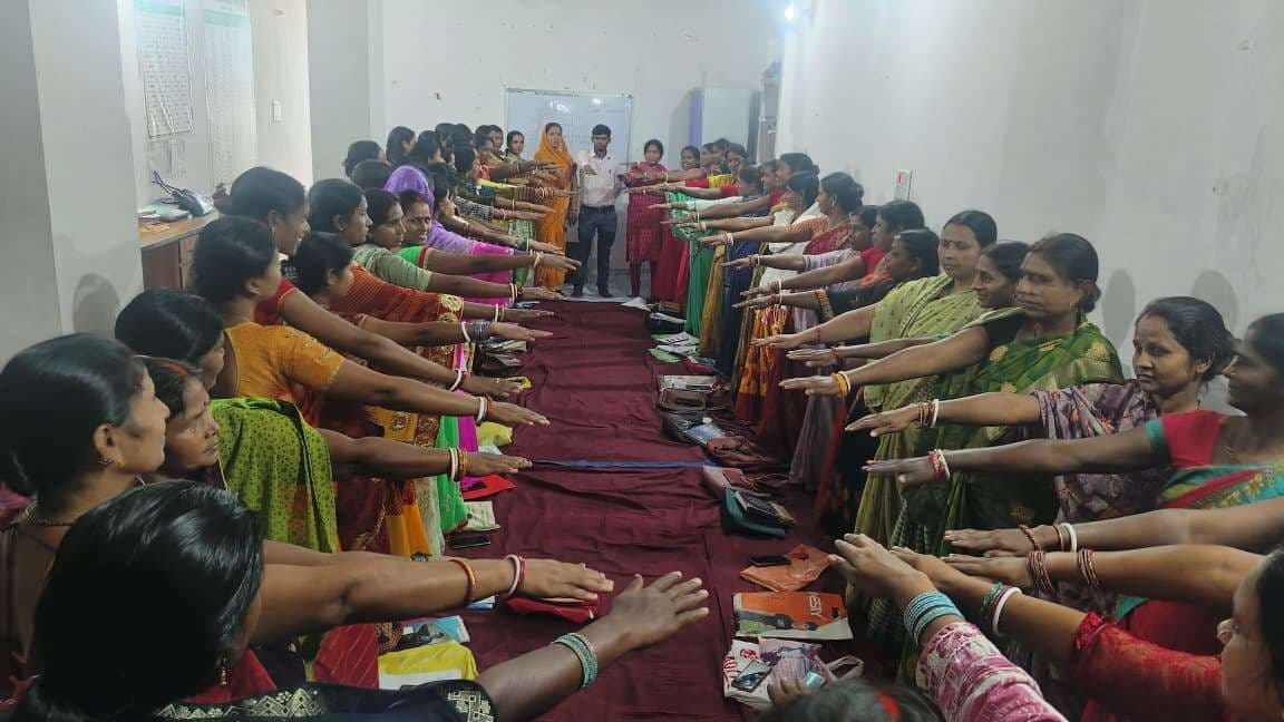 bihar election 2025 : रंगोली, रैली व शपथ के जरिये जीविका दीदियों ने दिया संदेश