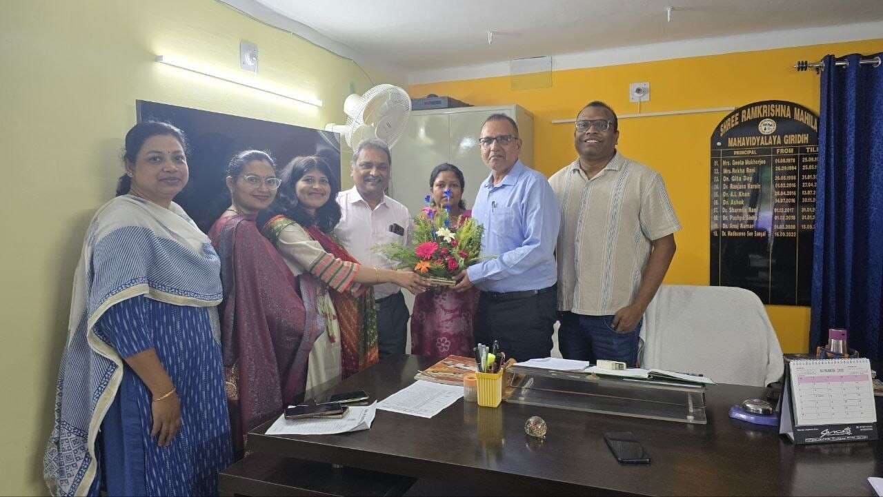 Giridih News :आरके महिला में नये प्राचार्य ने संभाला पदभार