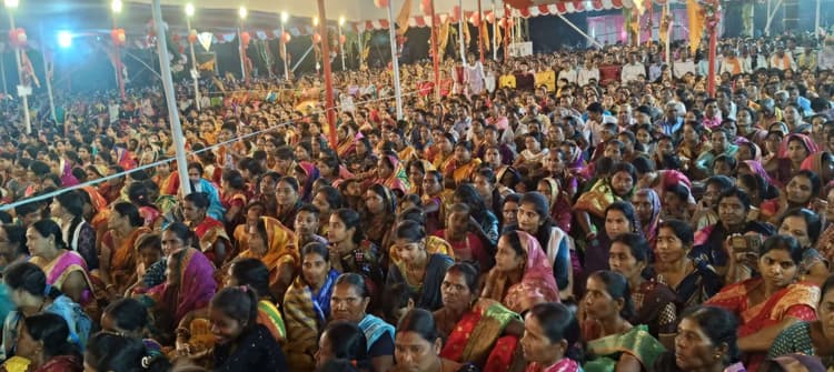 Chaibasa News : सत्य मार्ग पर चलने की सीख देती है भागवत कथा