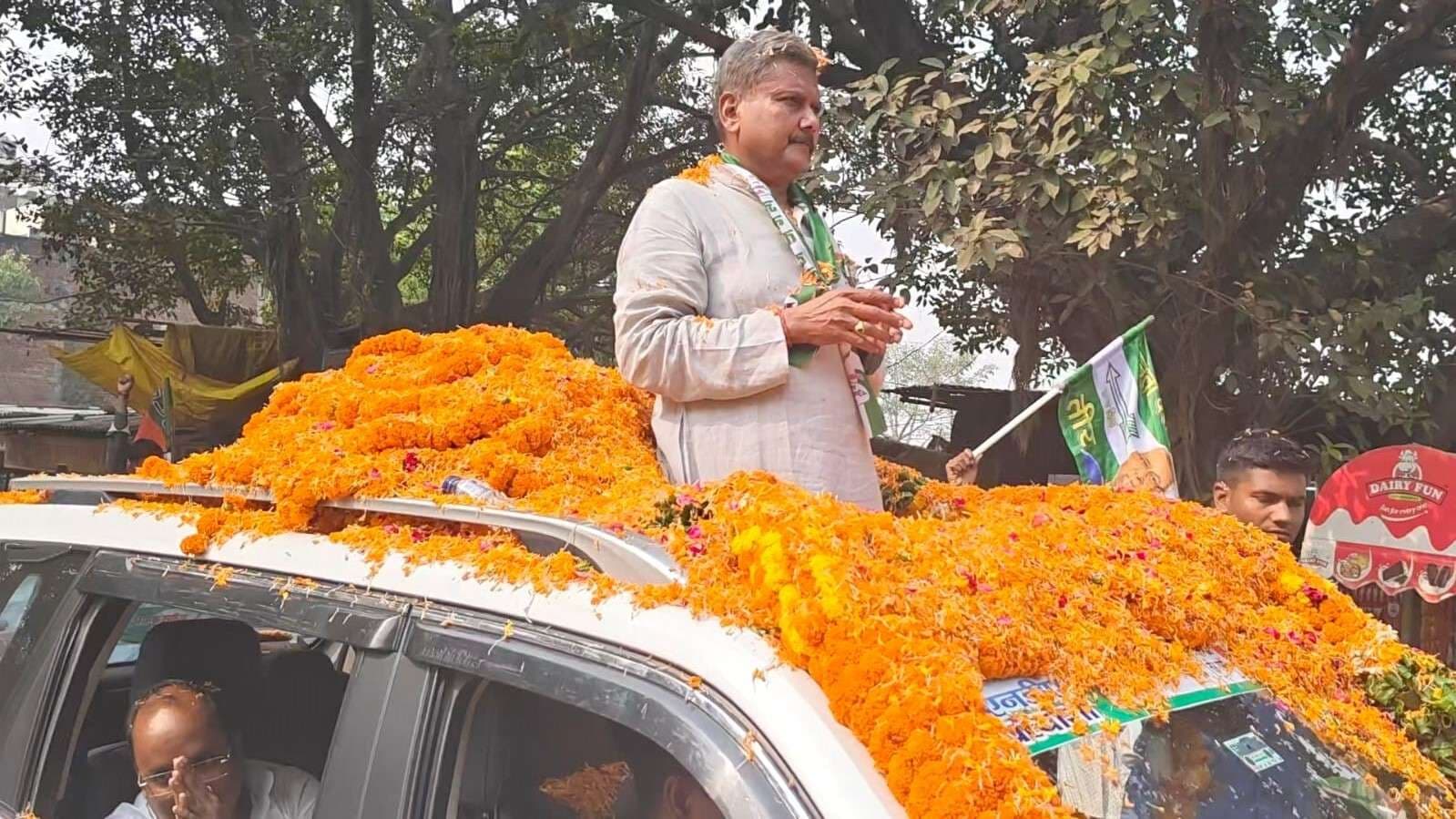 भोरे में एनडीए प्रत्याशी ने किया रोड शो, उमड़ा जनसैलाब