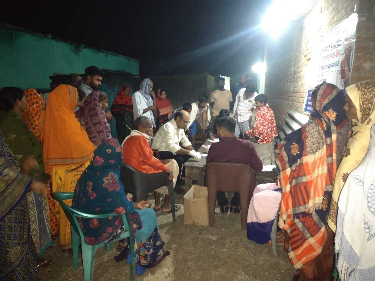 फाइलेरिया जांच के लिए तीन सौ लोगों का ब्लड सैंपल किया संग्रह