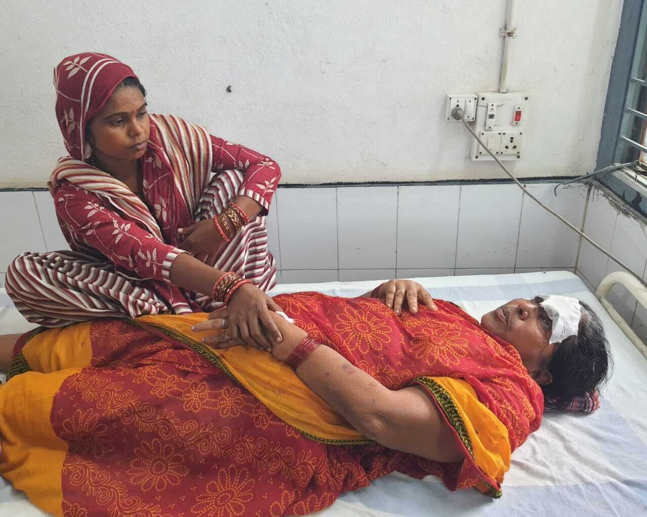 जमीन विवाद में मारपीट, महिला समेत दो घायल