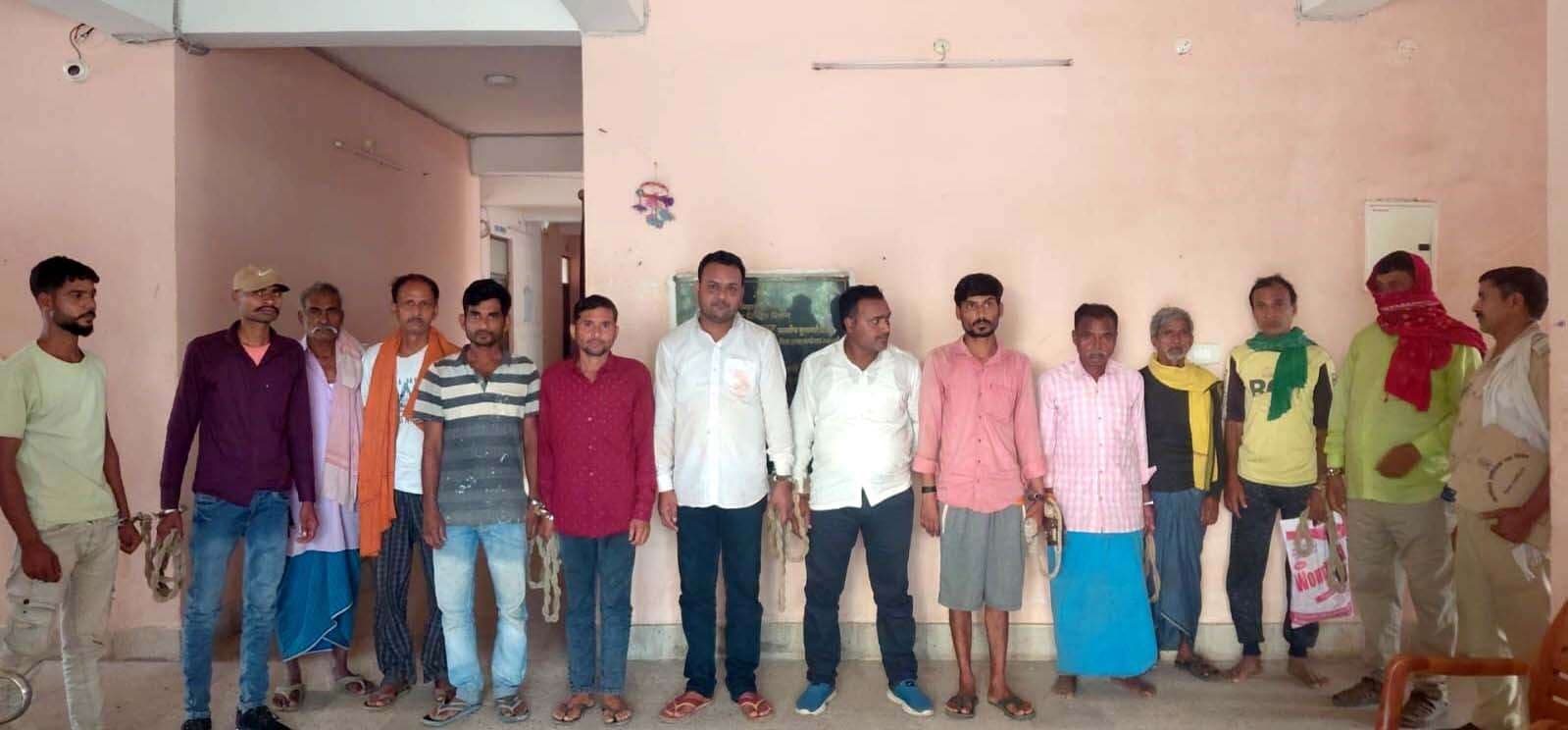 चार तस्कर व नौ शराबी गिरफ्तार, नौ लीटर शराब बरामद