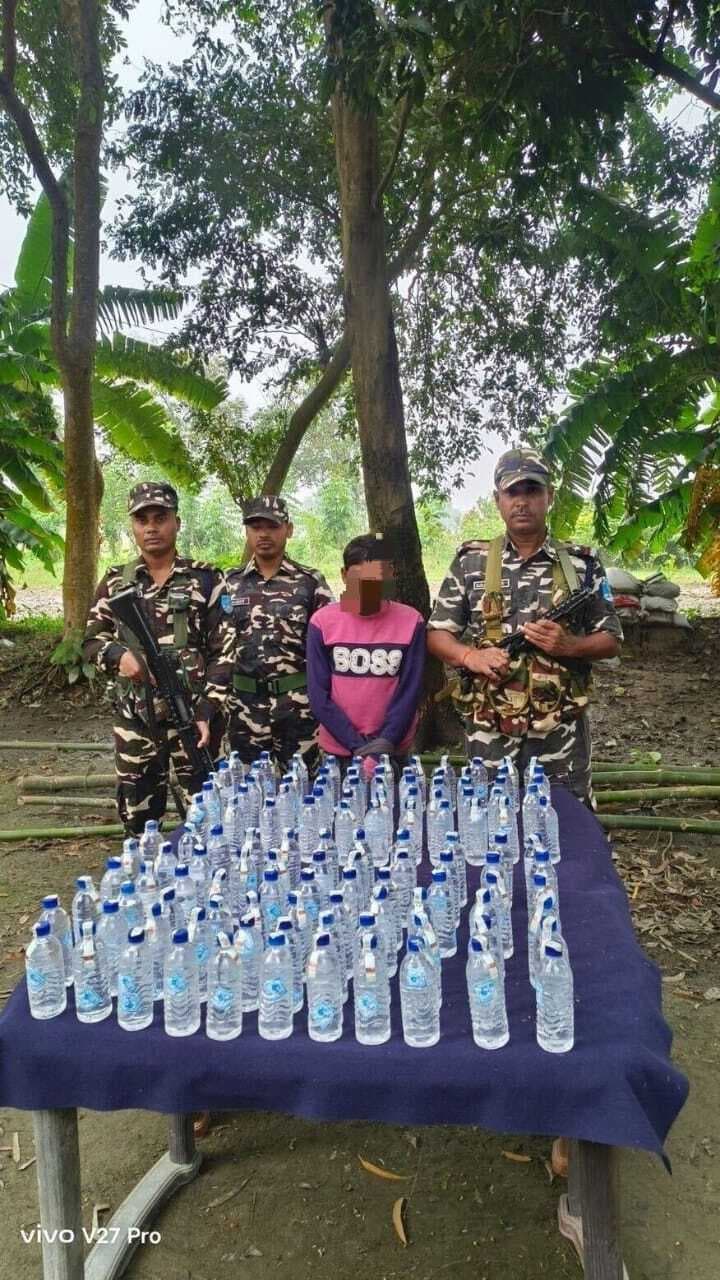 121 बोतल नेपाली शराब के साथ तस्कर गिरफ्तार