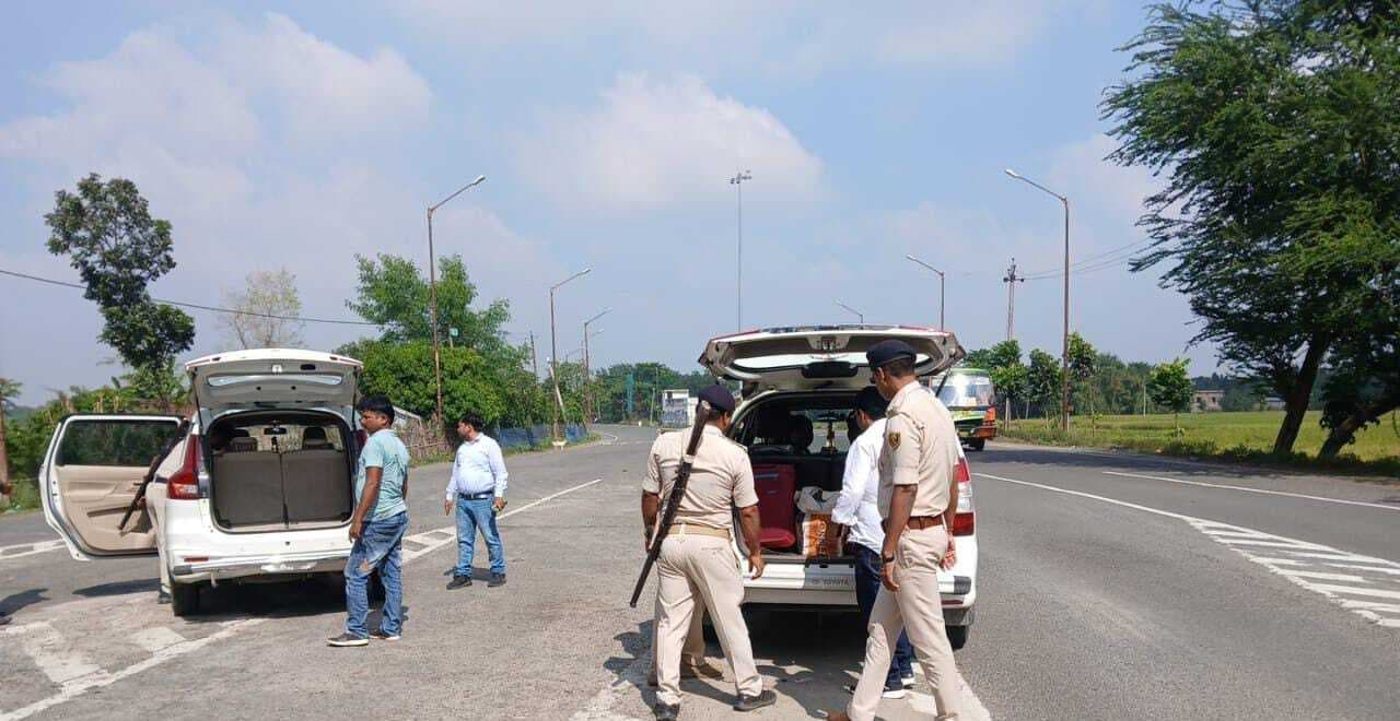 पुलिस ने चलाया वाहन चेकिंग अभियान