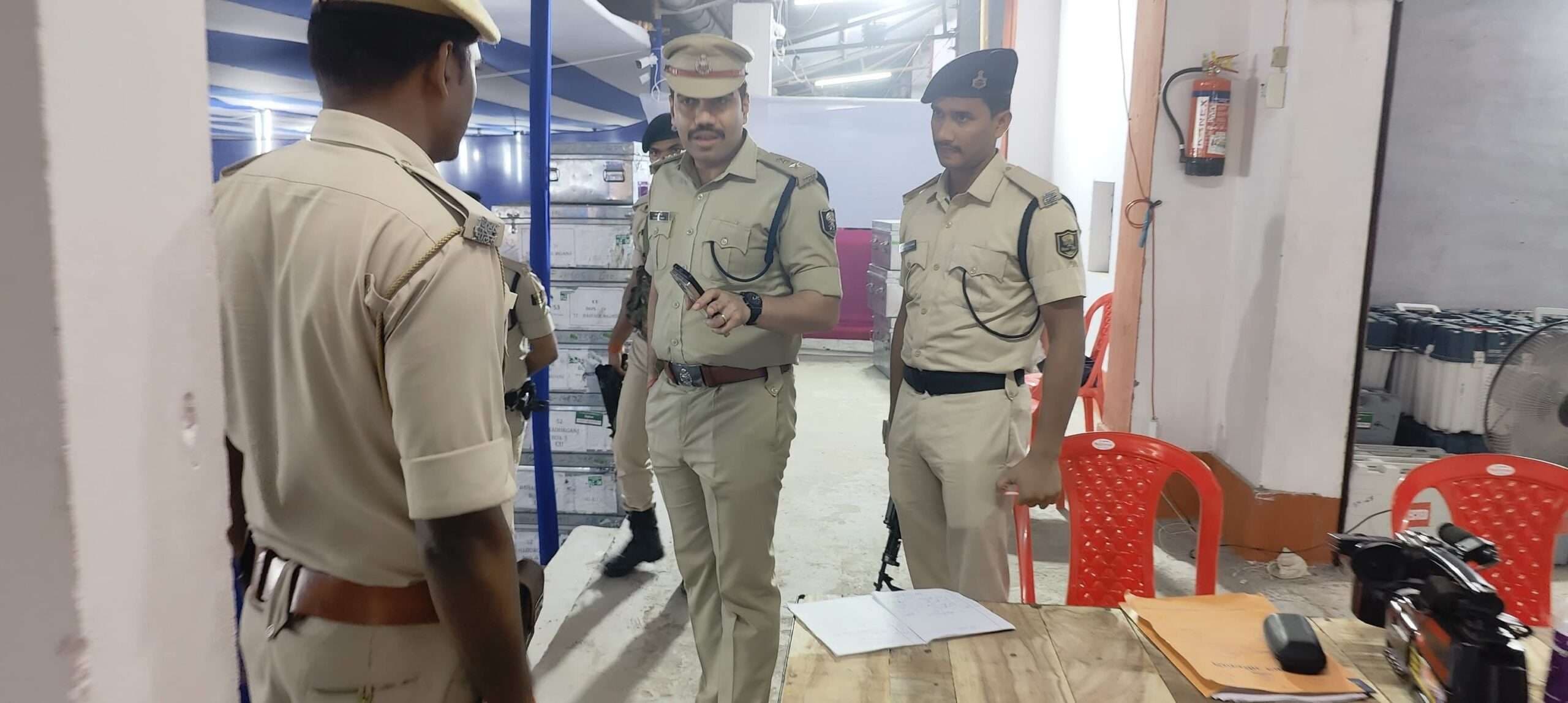 Bihar election news: विधान सभा चुनाव को ले एसपी ने विभिन्न थाना क्षेत्रों का ले रहे जायजा