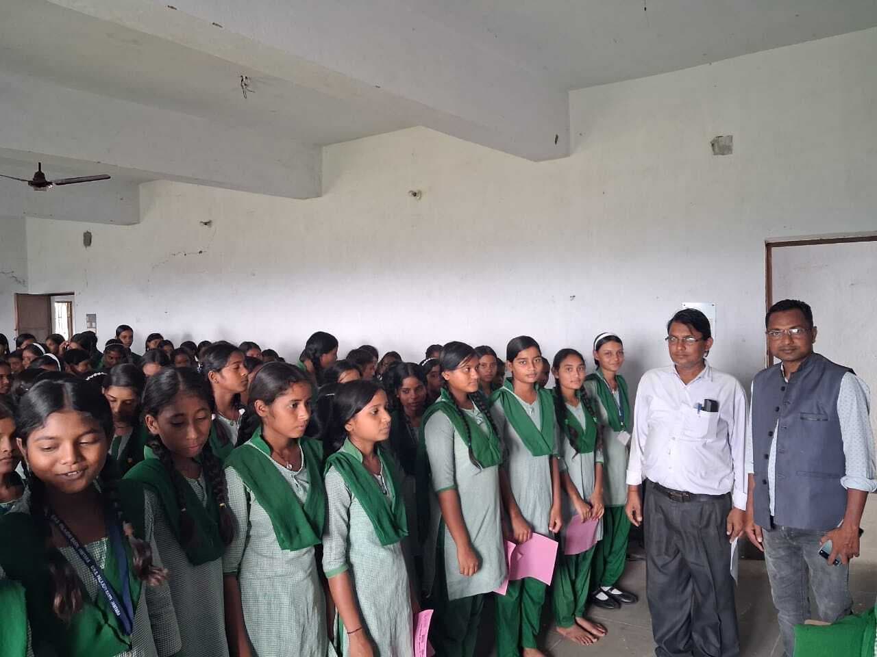 उउवि की छात्राओं ने बाल विवाह रोकने की ली शपथ