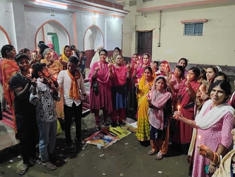 संध्या चौपाल आयोजित कर मतदाताओं को किया जागरूक