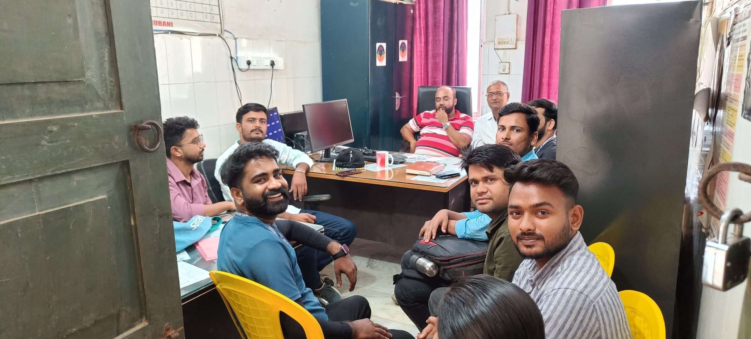 Madhubani News : सीएचसी में बार-बार हंगामा होना दुखद : प्रभारी