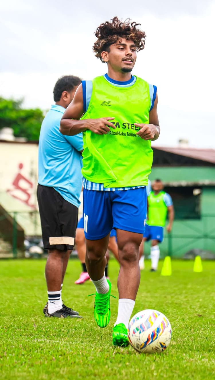Jfc's young footballer mohammad sann in indian team: जेएफसी के मो सनन भारतीय अंडर-23 फुटबॉल टीम में
