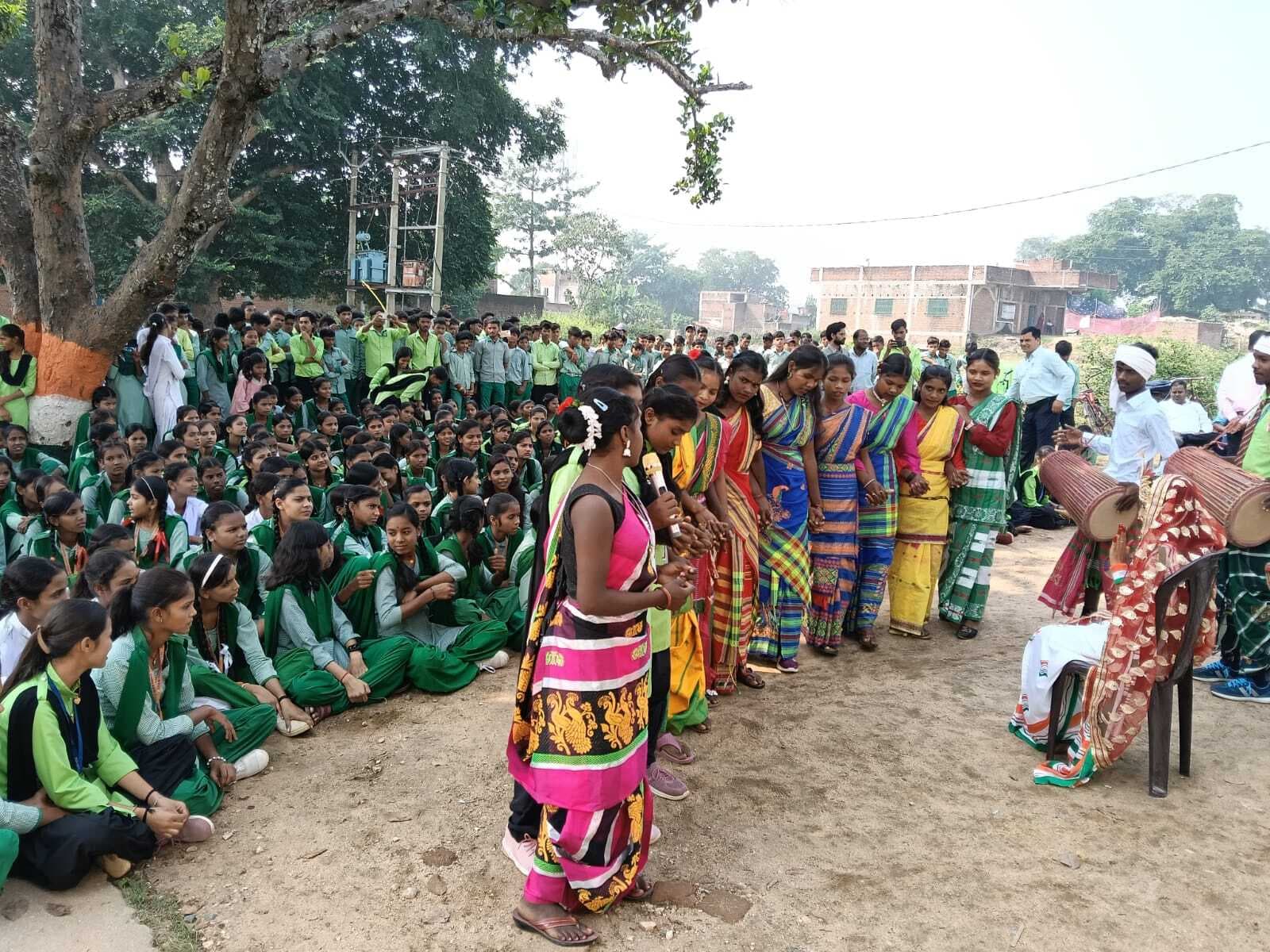 Giridih News: प्लस टू उवि डोरंडा में सांस्कृतिक एवं रचनात्मक कार्यक्रम का आयोजन