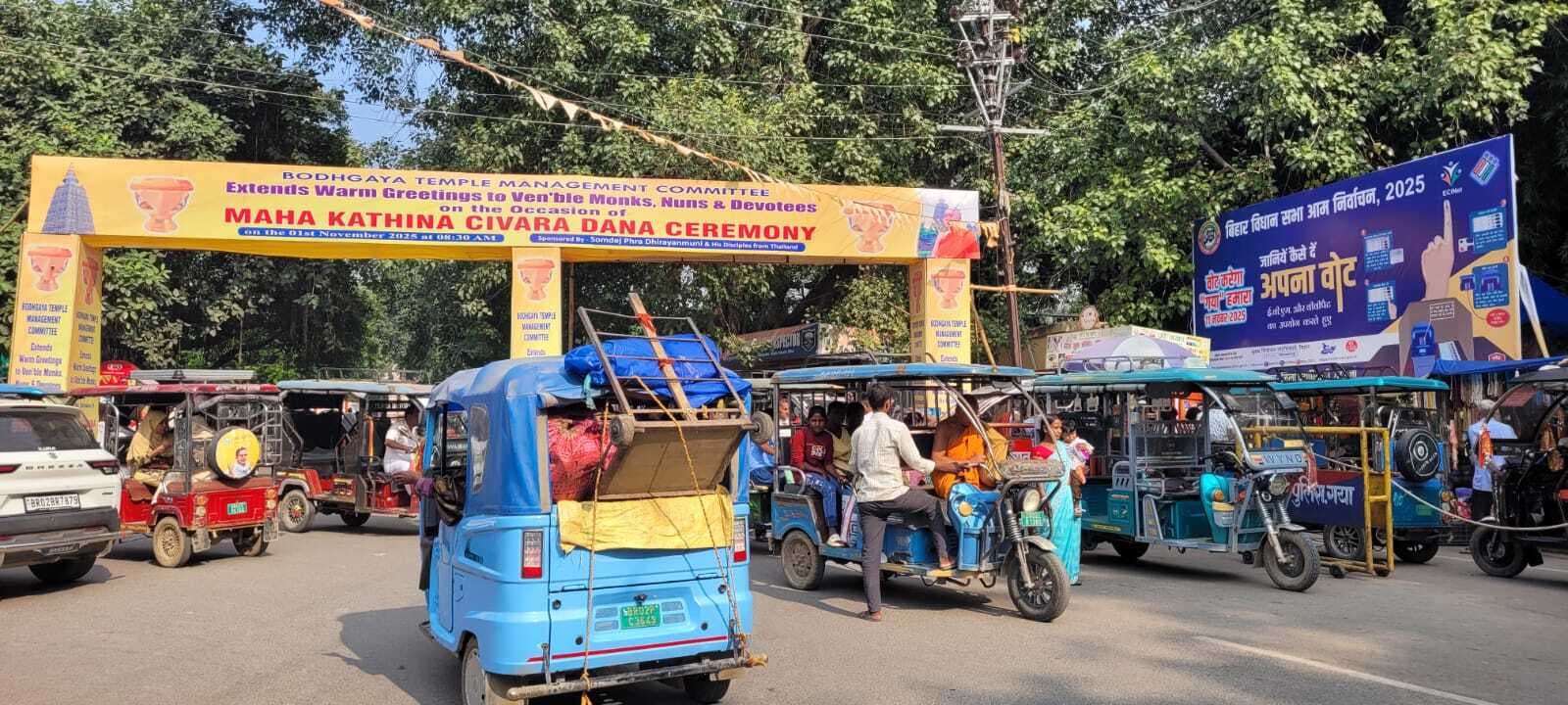 महाबोधि मंदिर क्षेत्र में बेलगाम हो गये इ-रिक्शा चालक