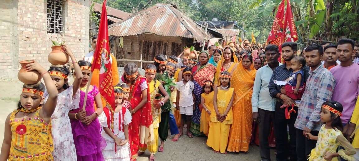 कार्तिक पूर्णिमा पर तीन दिवसीय संकीर्तन को निकाली शोभायात्रा