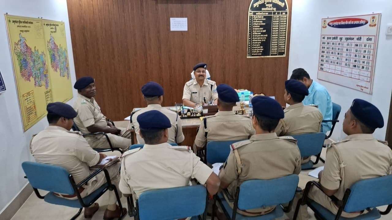 थानेदार फरार अपराधियों की करें गिरफ्तारी : एसडीपीओ