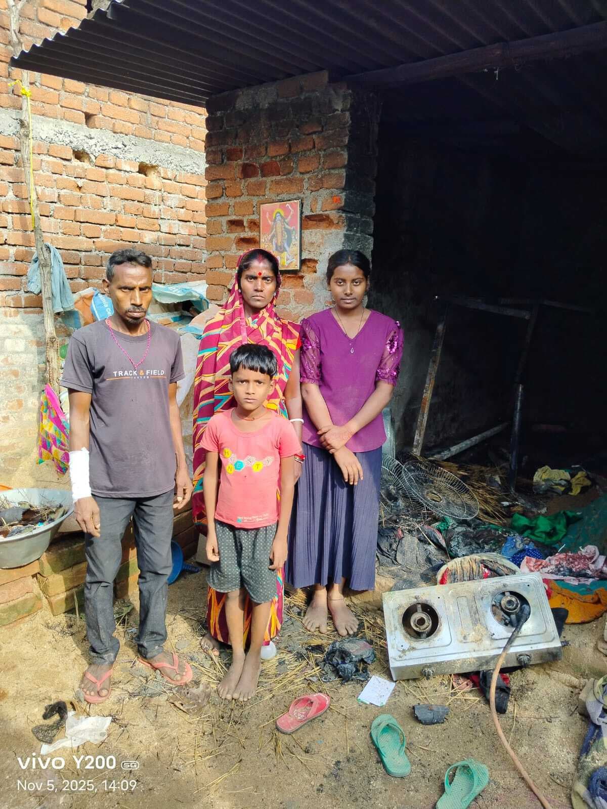 हथगढ़ में हुई अग्निकांड में 15 हजार नकदी समेत एक लाख की संपत्ति राख