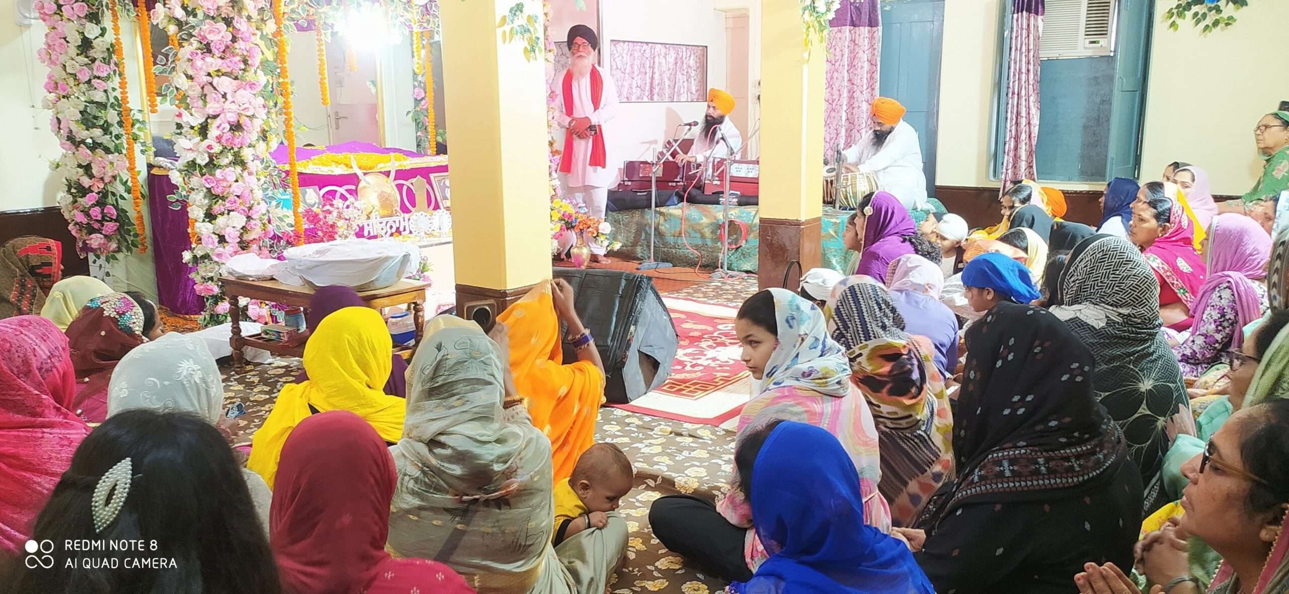 प्रकाश पर्व के रूप में मनायी गुरुनानक देव की जयंती