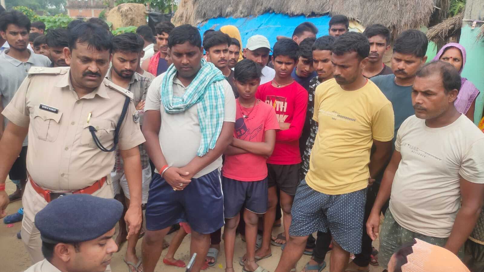 जमीन विवाद में पीट-पीट कर अधेड़  की हत्या