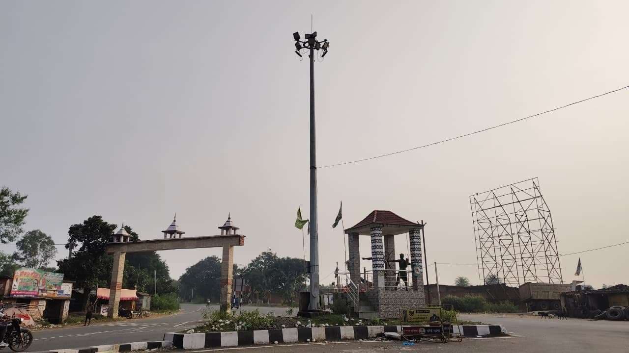 हाइ मास्क लाइट खराब रहने से राहगीरों को हो रही परेशानी