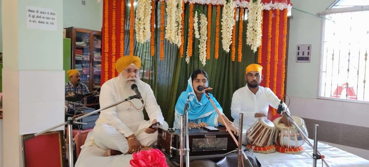 वाहे गुरु की जय, वाहे गुरु की फहत से गुंजा गुरुद्वारा