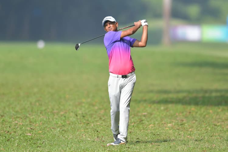 Indian golf premier league started at beldih golf course: l पहले दिन पुखराज सिंह गिल रहे शीर्ष पर